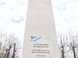 DÍA DE LA INDEPENDENCIA: REPOSICIÓN DE PLACA EN EL OBELISCO LOCAL
