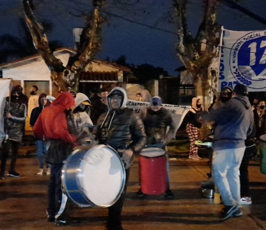 MOVILIZACIÓN FRENTE A LA COMISARÍA