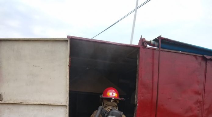 BOMBEROS ASISTE UN INCENDIO EN PUESTO DE CHURROS