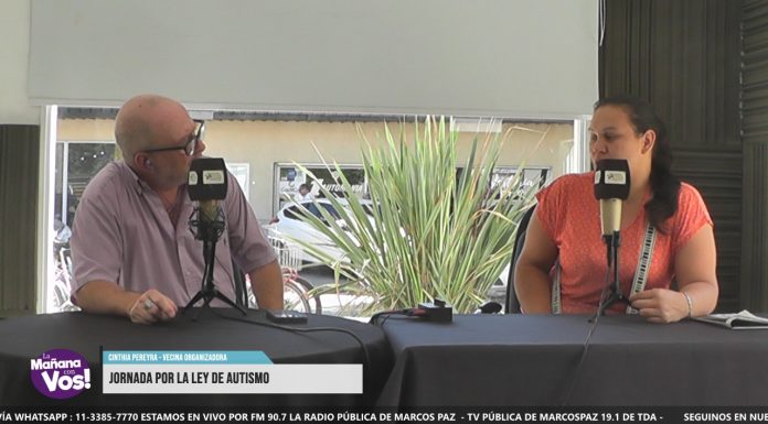 JORNADA EN PLAZA SAN MARTIN PARA PEDIR EL CUMPLIMIENTO DE LA LEY DE AUTISMO