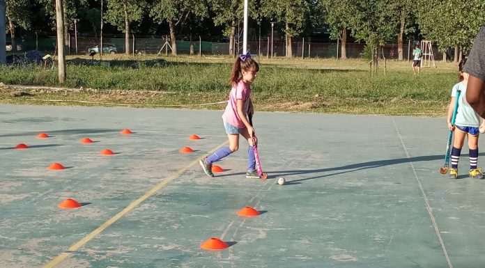 CONTINÚAN LOS ENTRENAMIENTOS DE HOCKEY DE LOS UNITARIOS