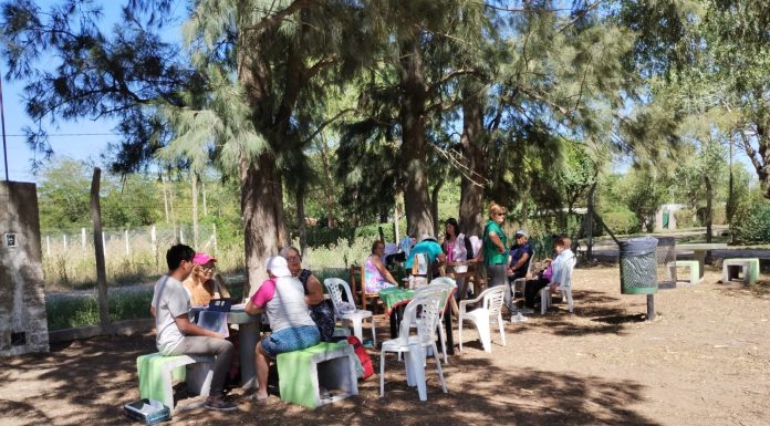 ADULTOS MAYORES Y FÚTBOL INCLUSIVO DISFRUTAN LA PILETA DE LA UMI BERNASCONI