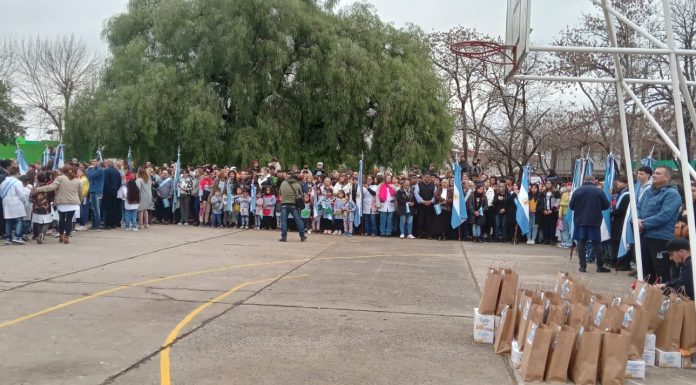 Se realizó la promesa a la Bandera