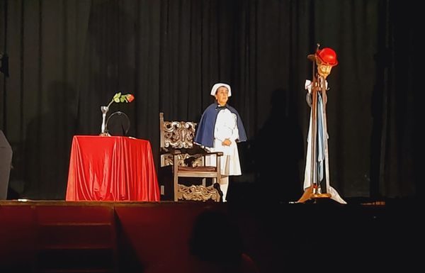´ABANDERADA´ SE PRESENTÓ EN EL TEATRO ROMA
