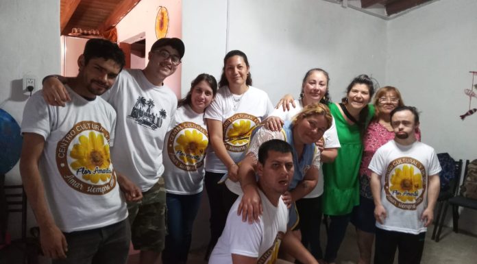 INAUGURAN EL CENTRO CULTURAL Y DE DÍA ´UNA FLOR AMARILLA´