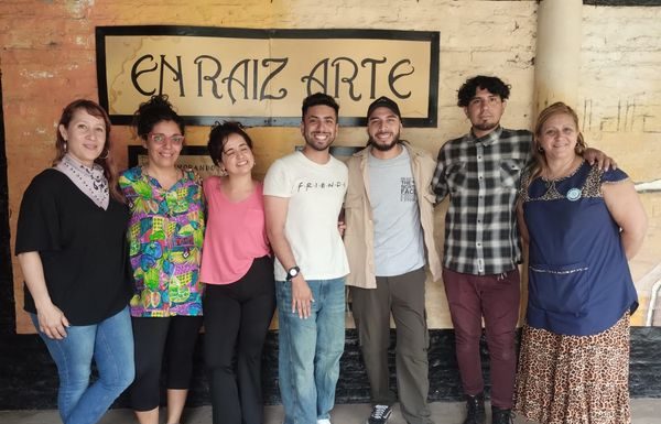 LA ESCUELA SECUNDARIA N° 8 ENSAYA EN EL ESCENARIO DEL ROMA SU GRAN PRESENTACIÓN