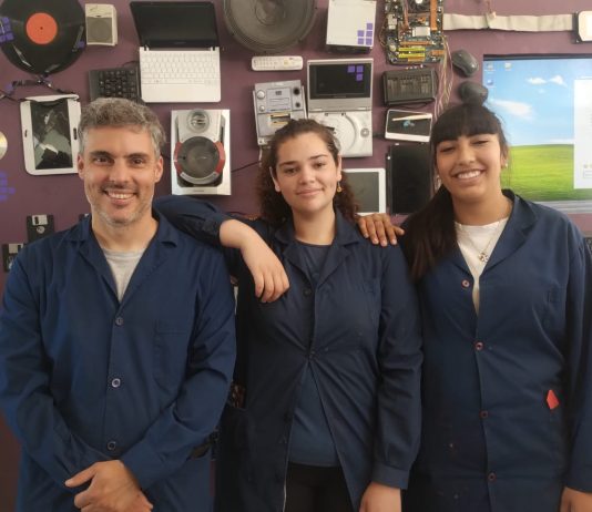 MUESTRA ANUAL DE LA ESCUELA TÉCNICA N°2: SE DESCUBRIÓ EL NOMBRE Y EL LOGO DE LA ESCUELA CREADO POR ESTUDIANTES