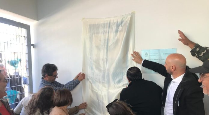 ACTO EN EL JARDÍN 915 EN HOMENAJE A LOS CAÍDOS EN MALVINAS
