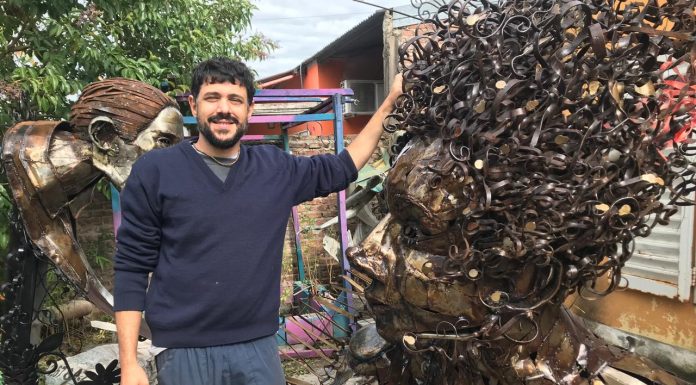 MAURO DE GIUSEPPE LLEVA SUS ESCULTURAS A UNA GALERÍA DE ARTE POR PRIMERA VEZ