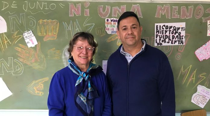 MARCOS PAZ CONECTADA: ENTREGARON TABLETS EN LA ESCUELA SECUNDARIA Nº3 DEL BARRIO TORCHIARO