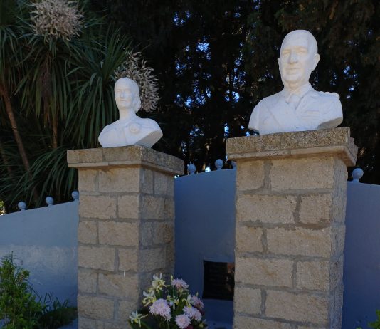 COLOCACIÓN DE PLACA CONMEMORATIVA EN LA PLAZA EVA PERÓN