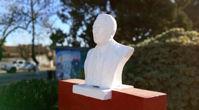 OFRENDA FLORAL EN HOMENAJE A HIPÓLITO YRIGOYEN EN MARCOS PAZ