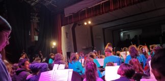 LA ORQUESTA SINFÓNICA JUVENIL DE MARCOS PAZ CELEBRÓ SU CONCIERTO DE INVIERNO A SALA LLENA