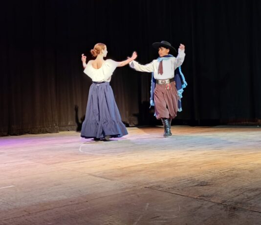 FOLKLORE ADULTOS MAYORES YA TIENE REPRESENTANTES EN REGIONALES DE BONAERENSES
