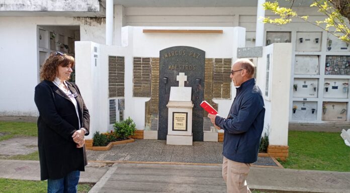 REALIZARON UN HOMENAJE A DOCENTES FALLECIDOS EN EL CEMENTERIO LOCAL
