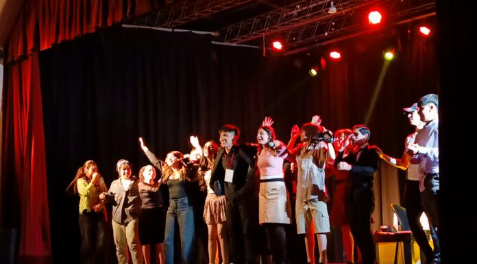 SE PRESENTÓ LA OBRA ESPERANDO LA CARROZA EN EL CENTRO CULTURAL ROMA