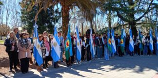 REALIZARON EL ACTO POR EL DÍA DEL MAESTRO EN LA PLAZA SAN MARTÍN