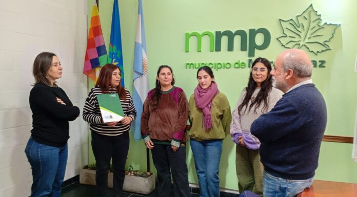 EL MUNICIPIO BRINDÓ UNA AYUDA ECONÓMICA A LA ORGANIZACIÓN DE LA FERIA DEL LIBRO