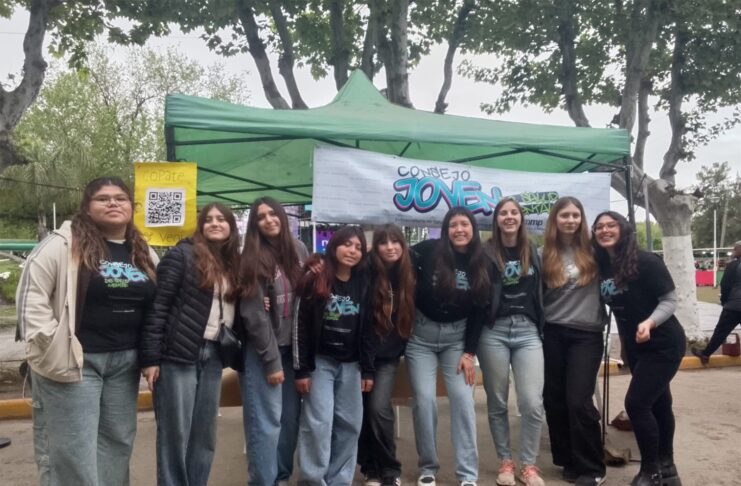 PUESTO DEL CONSEJO JOVEN DE SALUD MENTAL EN LA FIESTA DEL JAMÓN