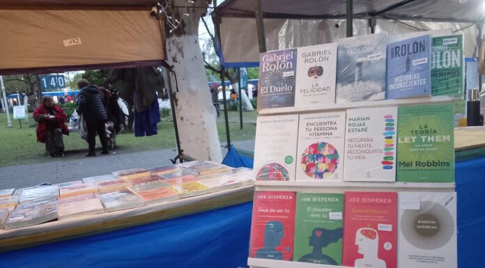 PUESTO DE LIBROS EN LA FIESTA NACIONAL DEL JAMÓN