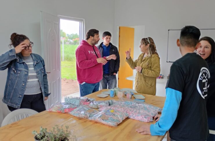 EL TALLER PROTEGIDO UTILIZÓ EL HORNO DE CERÁMICA DEL POLO PRODUCTIVO