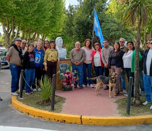 MARCOS PAZ RECORDÓ A NÉSTOR KIRCHNER CON UNA OFRENDA FLORAL