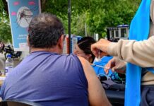 REALIZARON UNA POSTA DE VACUNACIÓN CONTRA EL DENGUE EN EL PASEO DE LA ESTACIÓN