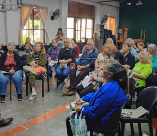 EL PASEO CULTURAL FUE SEDE DE UNA CHARLA DE EDUCACIÓN FINANCIERA PARA ADULTOS MAYORES